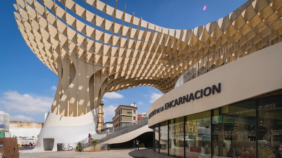 Metropol Parasol which includes modern architecture and outdoor art