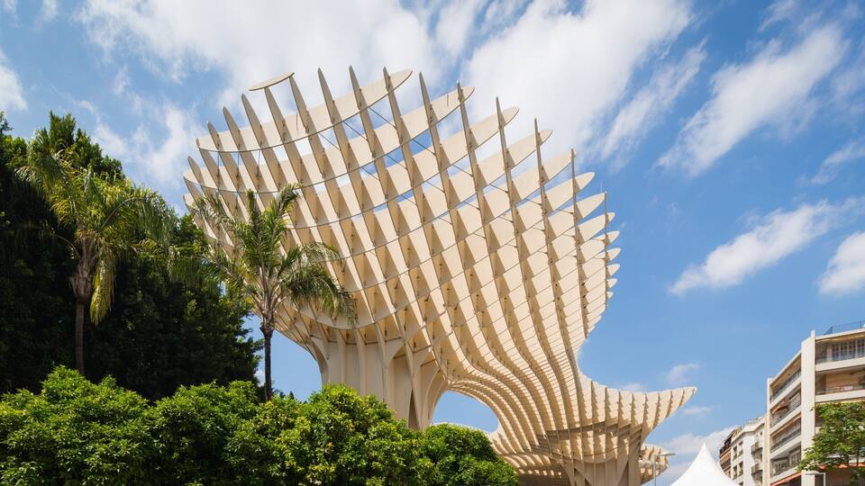 Metropol Parasol which includes outdoor art and modern architecture