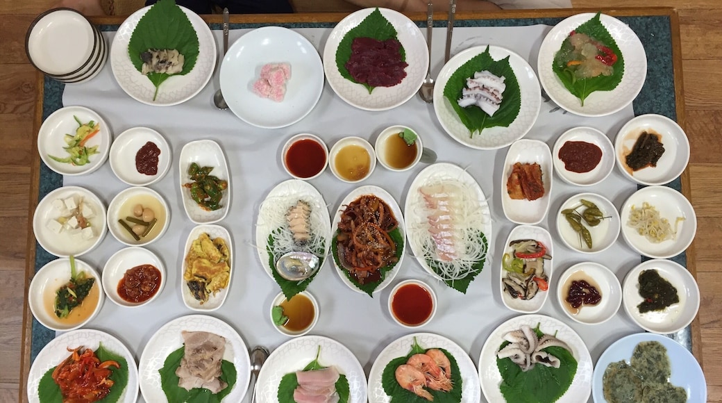 korean food restaurant in Jang heung
call "신녹원관"