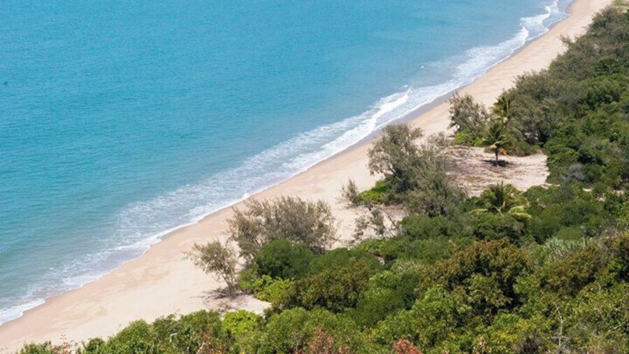You really don't have to share a beach with other people in Tropical North Queensland! Unless you want to of course. Just down from the famous Rex Lookout, Wangetti beach is an idyllic stretch of sand which you'll only have to share with a couple of other handgliders as they land after flying over the coast.
www.cheskiesgaplife.com