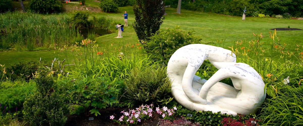 Ogunquit Museum of American Art showing wild flowers, outdoor art and a park