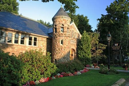 C7YGH0 Ogunquit Memorial Library, Ogunquit, Maine, USA