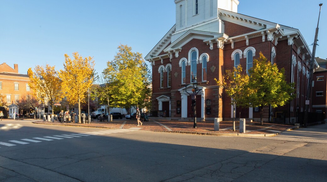 Portsmouth_MarketSquare_6333271_04