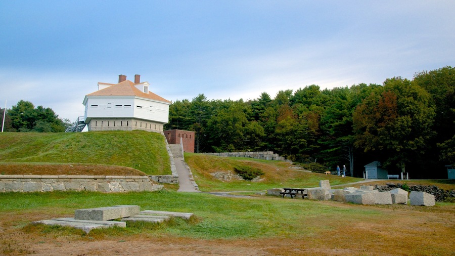 Fort McClary State Park featuring a park, heritage elements and military items