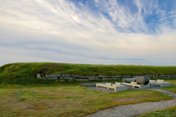 Fort McClary State Park showing heritage elements