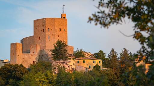 Montefiore Conca which includes landscape views and heritage architecture