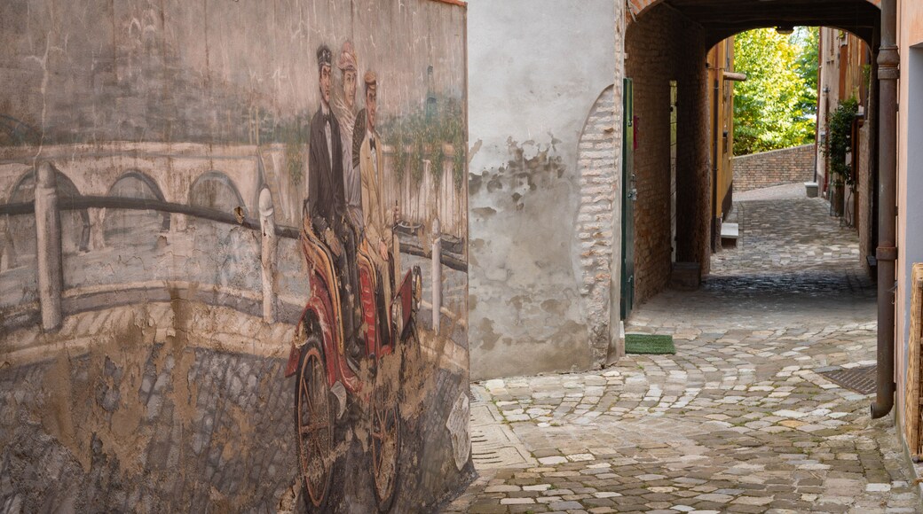 Saludecio featuring outdoor art