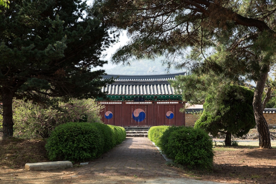 Cheongdo hyanggyo is a school in Joseon Dynasty.