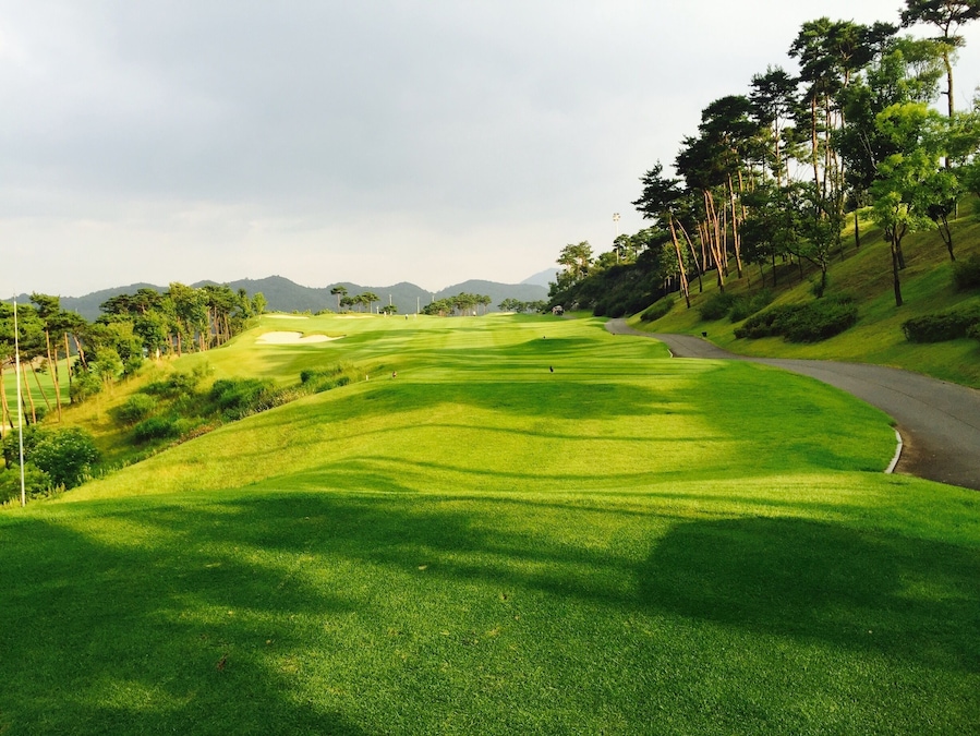 good place for golf, is located in southwest south korea.