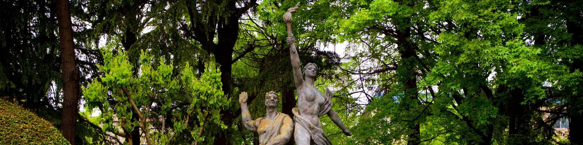 Busan Museum which includes heritage elements, a statue or sculpture and a park