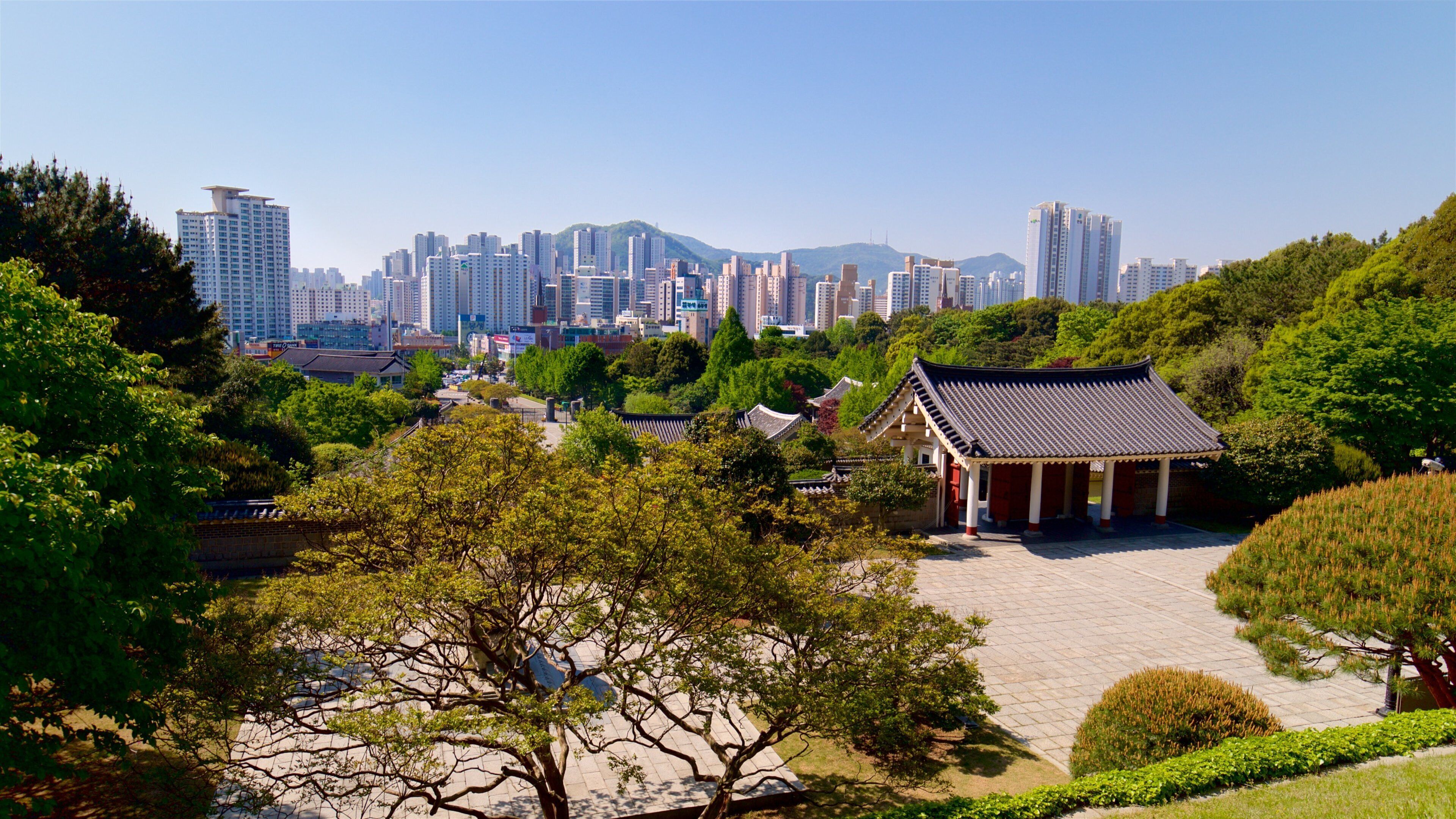 Chungnyeolsa featuring a skyscraper, a city and landscape views