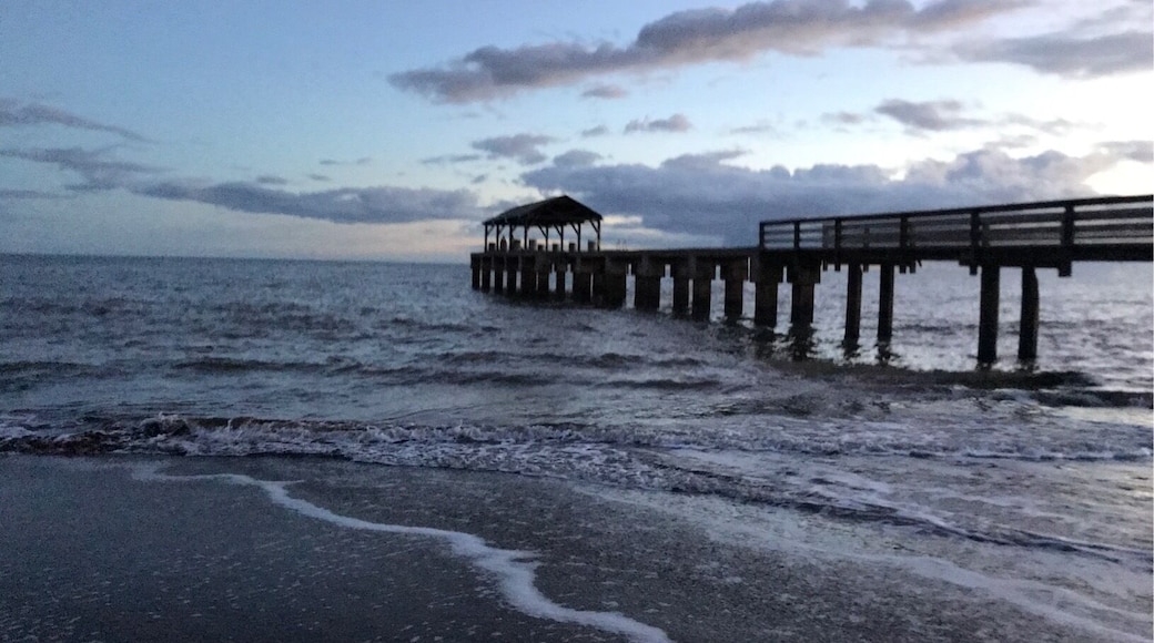 Sunset at Waimea Recreation Pier. Easy access and parking
