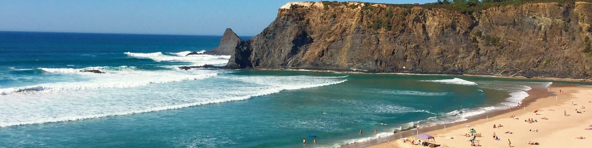 The laid-back beach town of Odeceixe is a gem! Here you’ll encounter a mix of surfers, backpackers, retirees, and families seeking surf, hiking trails, and spectacular sunsets. #beach #surf #Portugal
For more details on visiting, check out my blog post: https://www.modernodyssey.co/odeceixe-beach/