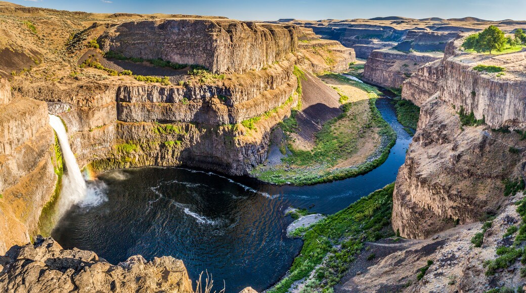 Palouse Fall and rainbow