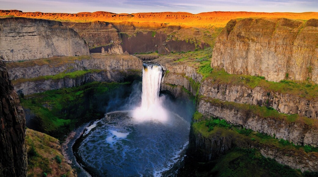 I'm not going to say that I'm disappointed because I am surely not. The short road trip across Washington State was epic; so many different landscapes within 5 hours of the coast! My goal was to take "the one shot" of this waterfall. I have seen many images of this fantastical place since I discovered it while following a photography channel on YouTube (check out Nick Page if you want to see more of this area) and decided that I needed to take my best crack at it. Many photographers risk life and limb to get certain angles that, when you know the hazard involved, make them a little more impressive; however I also wish to return home safe and sound rather than in a thousand Zip-Loc bags so this is the view I "settle" for...no disappointment there! This is a hard place to photograph properly as I did not imagine the layout of this waterfall. You see all the waterfalls around my home fall "from" somewhere like the side of a mountain and not from one hole in the ground into an even deeper hole in the ground. This makes it hard to get good light unless you are doing this all in the middle of the day... YUCK!! So methinks there must be only one time of day on only several days of the year where conditions might be just right, at least that's what I have surmised. This makes me happy for the shots that I did get, going in at random and snapping away. Next time...