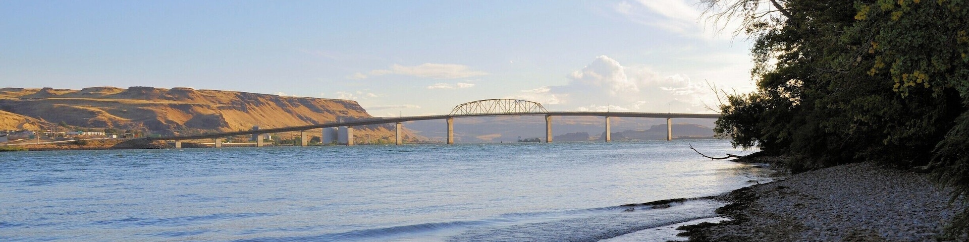 Maryhill State Park has 20 tent sites, 50 utility sites, two beaches, a shaded picnic area, a boat launch and a small dock, and makes for a perfect base camp for exploring the area. Keep in mind that that the park is next to a well-used highway and the sounds of night traffic filters into the campground.
A day pass or Discover Pass is required to enter any Washington State Park. #camping #hiking #thegreatoutdoors