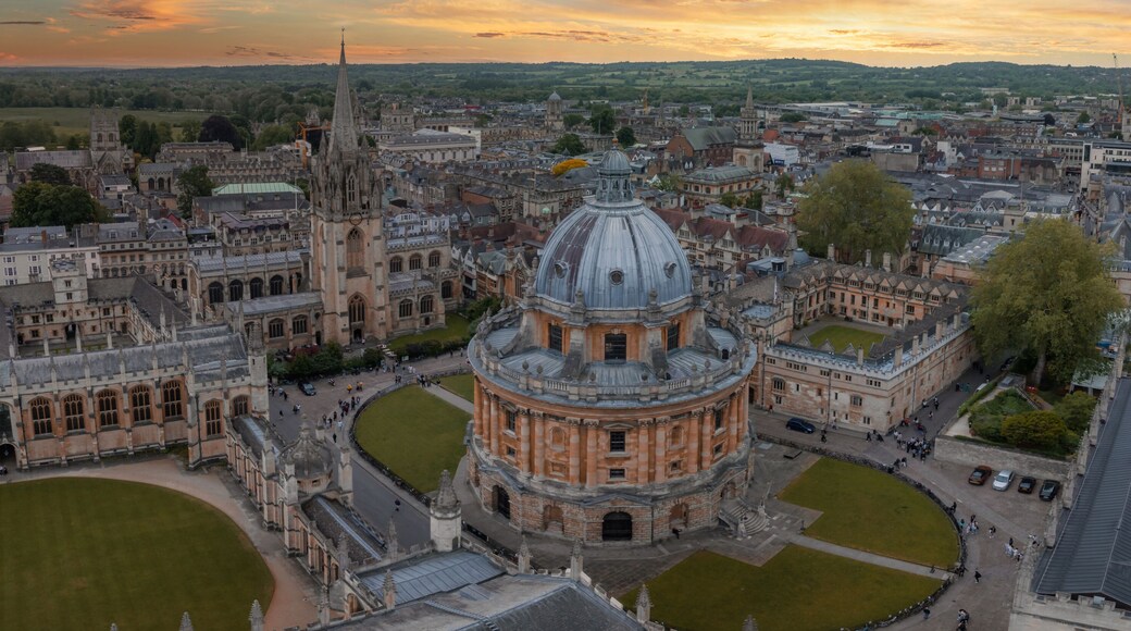 Aerial view over the city of Oxford with Oxford University. Radcliffe Camera and All Souls College, Oxford University, Oxford, UK