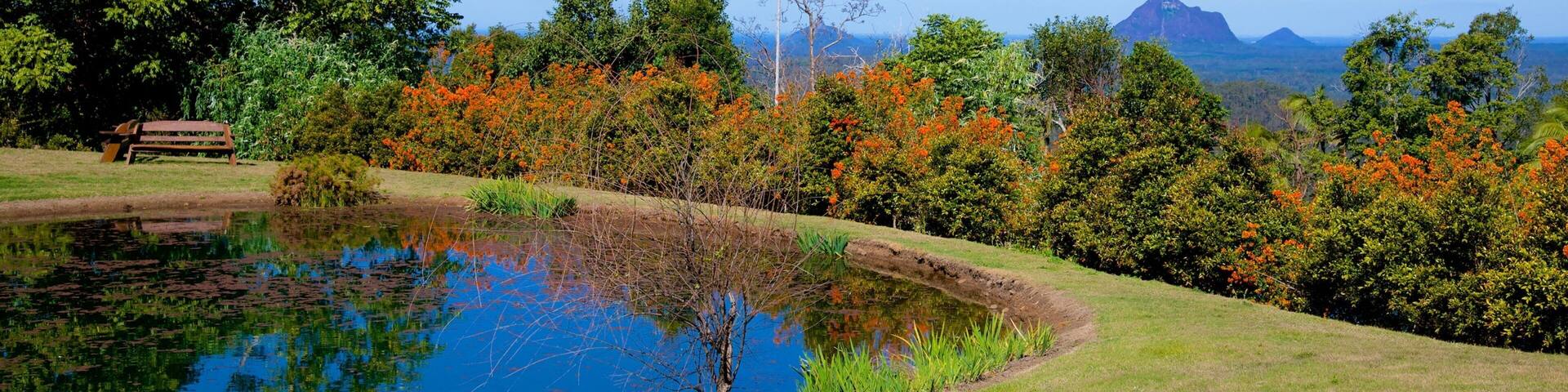 Maleny Botanic Gardens mit einem Garten und Teich