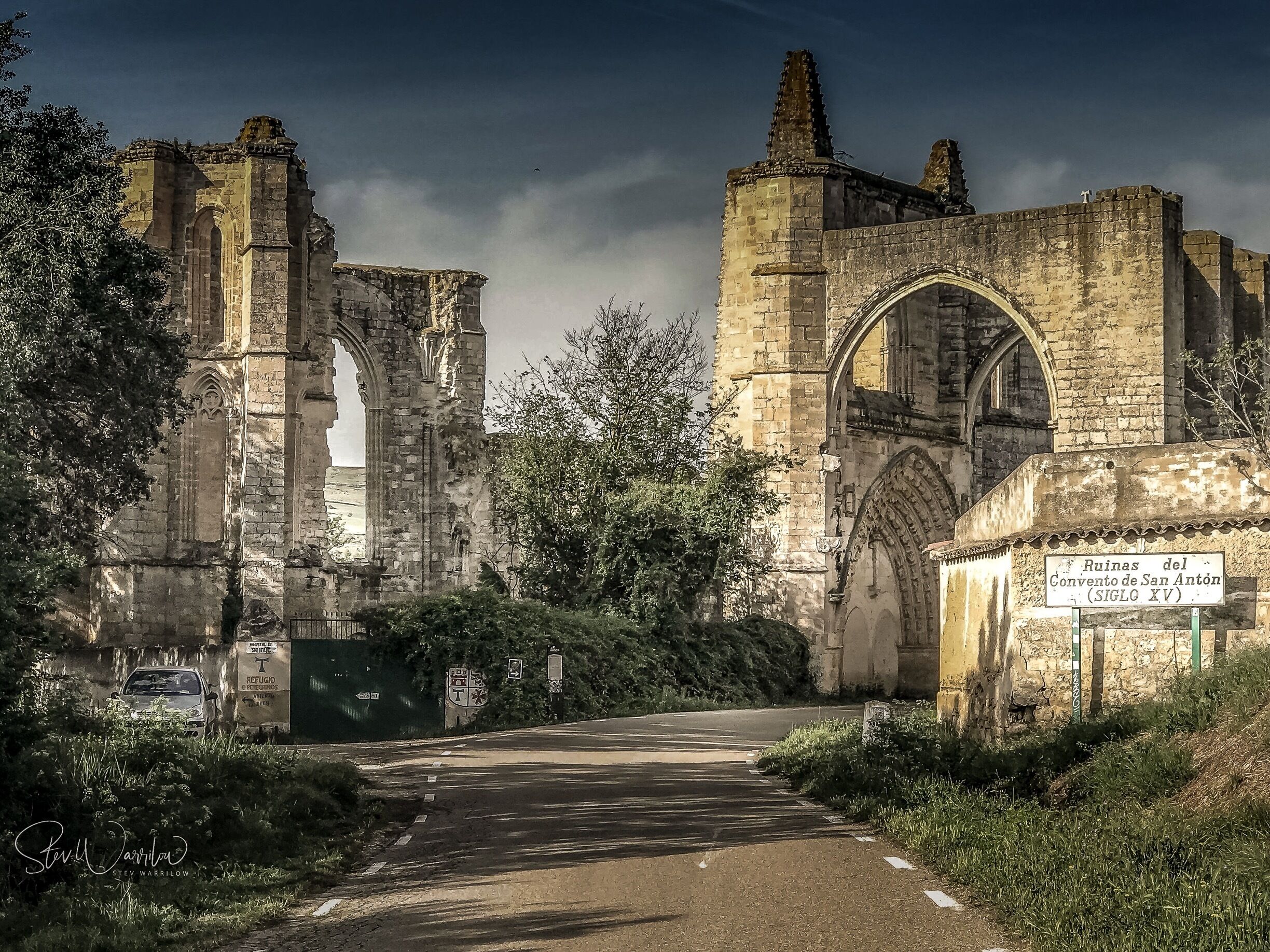 The Monastery of  San Anton became a refuge for Pilgrims and hospital 
@iphonefoto