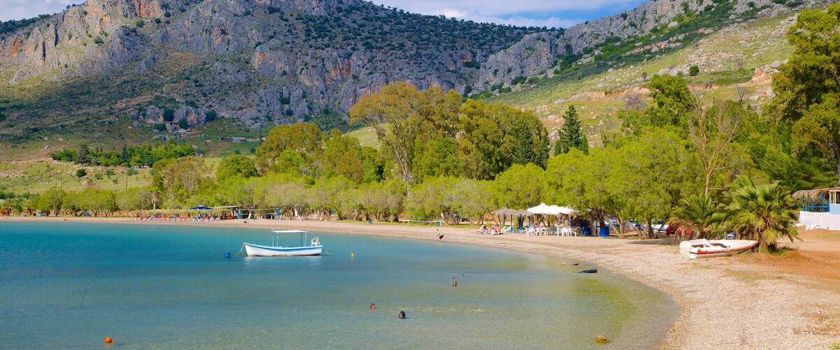 Karathona Beach showing general coastal views