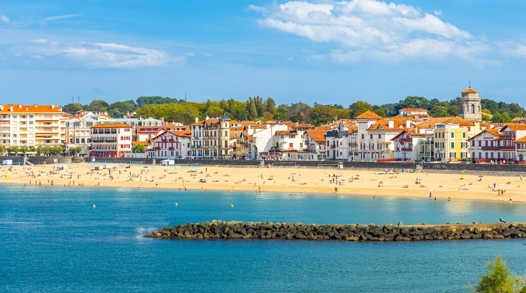 Scenic view on the Grande Plage beach of Saint-Jean-de-Luz, France