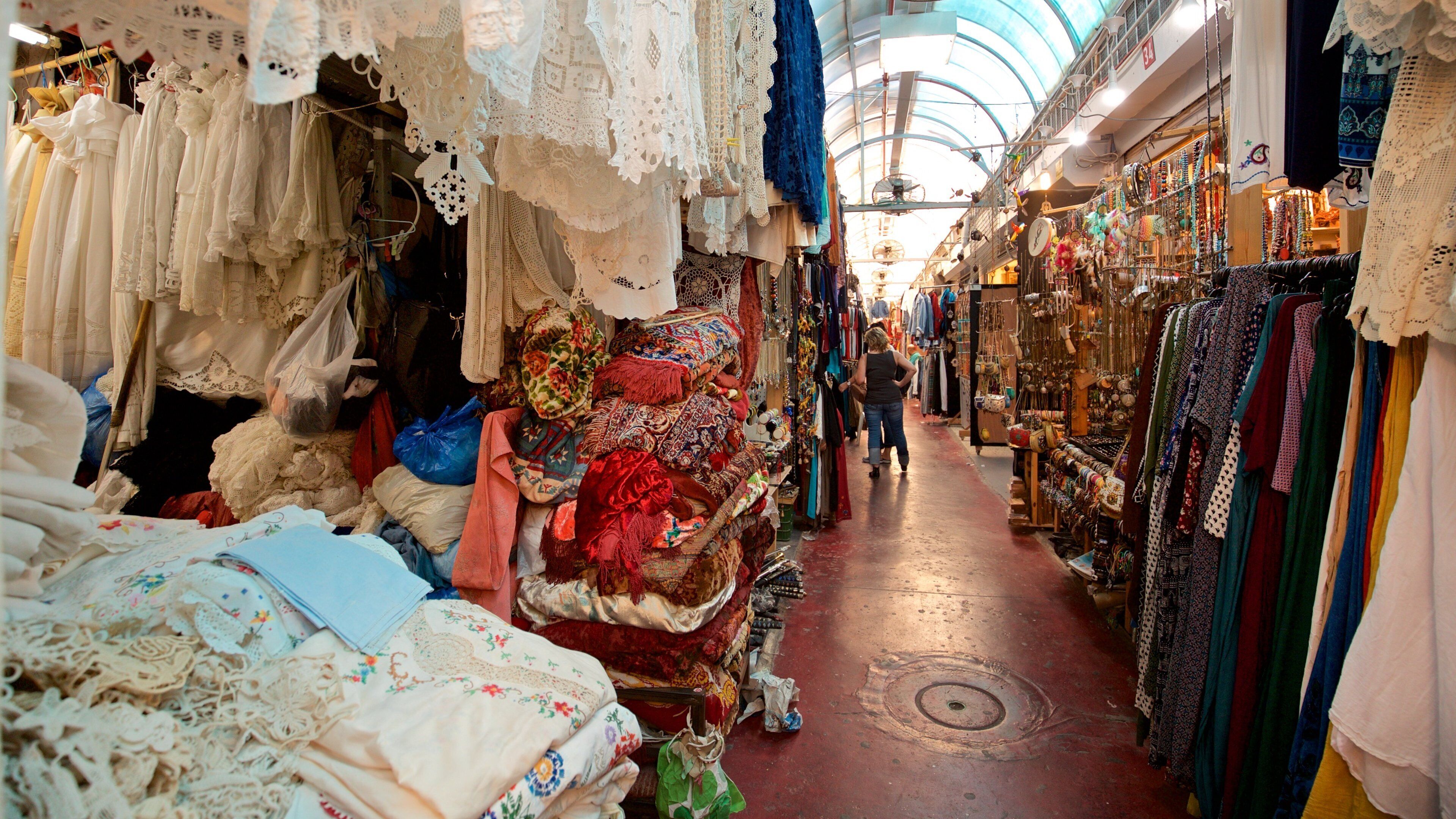 Marché aux puces de Jaffa mettant en vedette vues intérieures et marchés