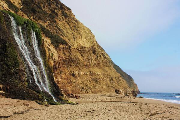 Alamere Trail is an unmaintained leg of the Coastal Trail in Point Reyes National Seashore. Well worth the time and poison oak risk. Picnic right between the Pacific Ocean and a waterfall. #nationalseashore #nationalparks