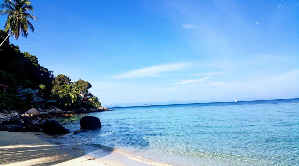 Perhentian Kecil, Malaysia.
The beautiful Perhentian Islands off the coast of Malaysia. Perfect spot for diving and snorkelling in the crystal clear water. The coral is amazing! #travel #beach #TroveOn #AquaTrove #packsandaplan