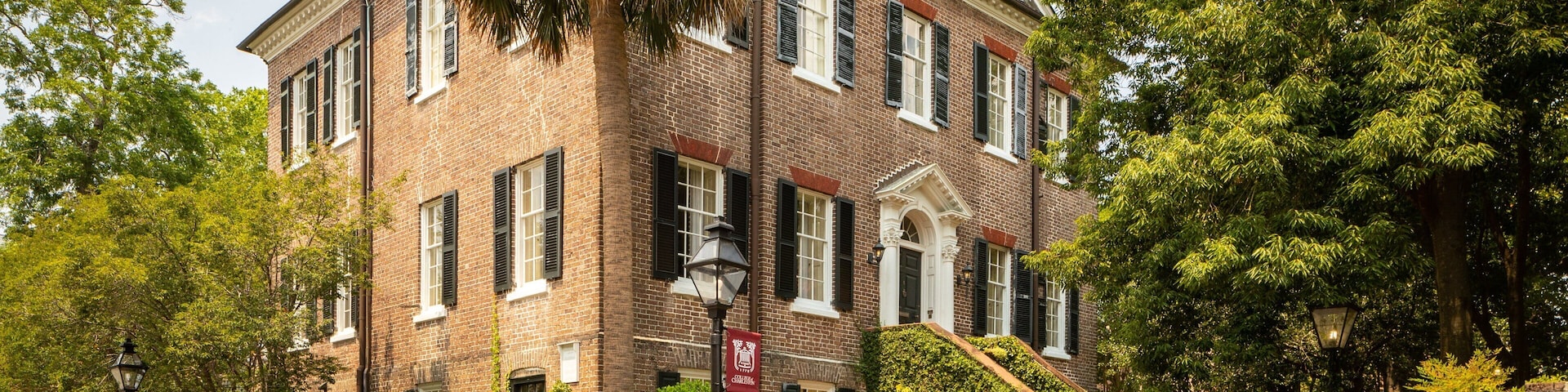 College of Charleston featuring a house and heritage elements