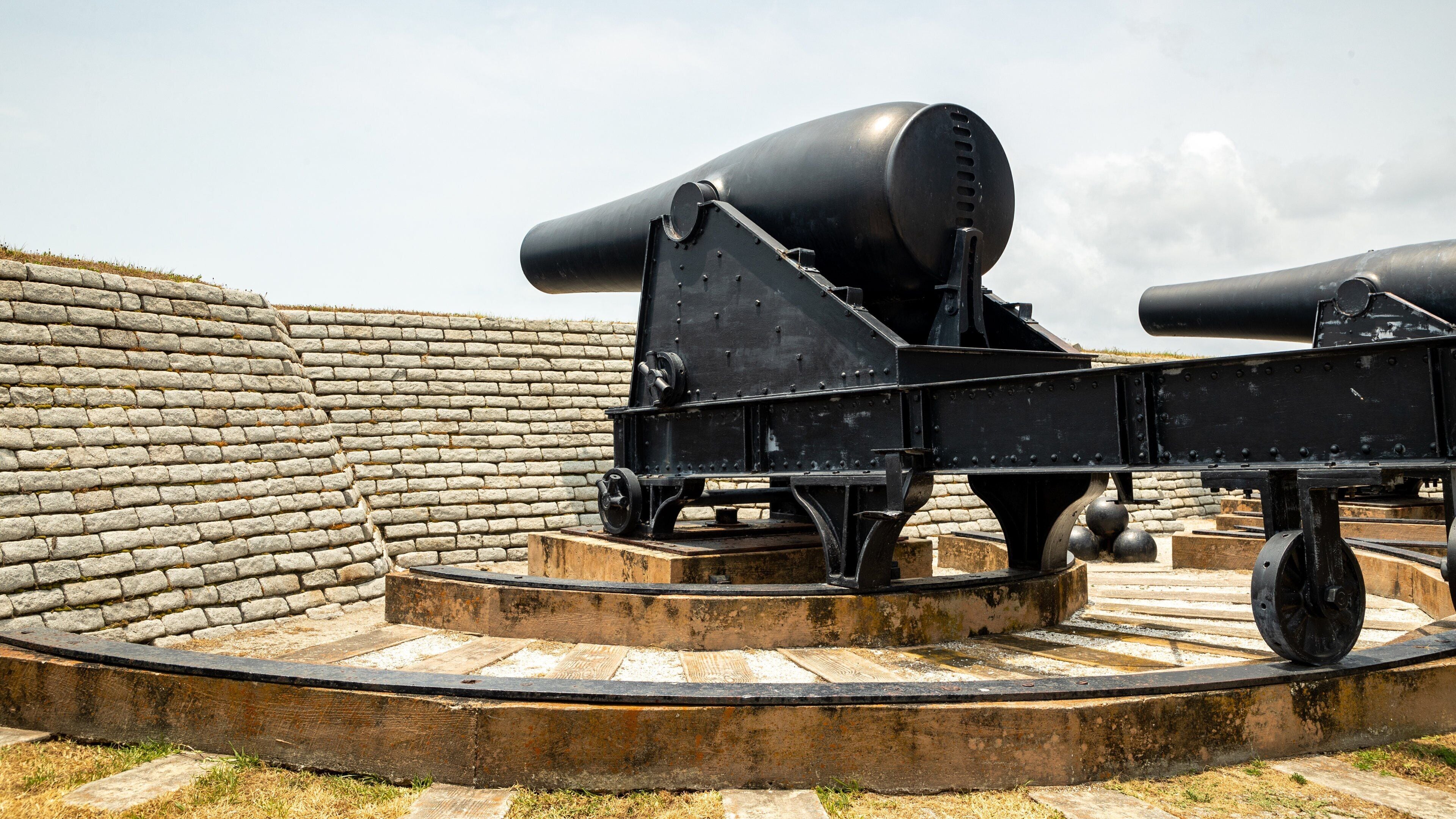 Fort Moultrie showing heritage elements and military items