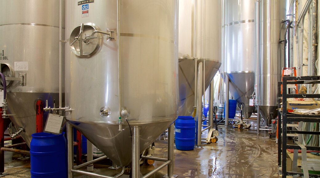 Lakefront Brewery showing interior views