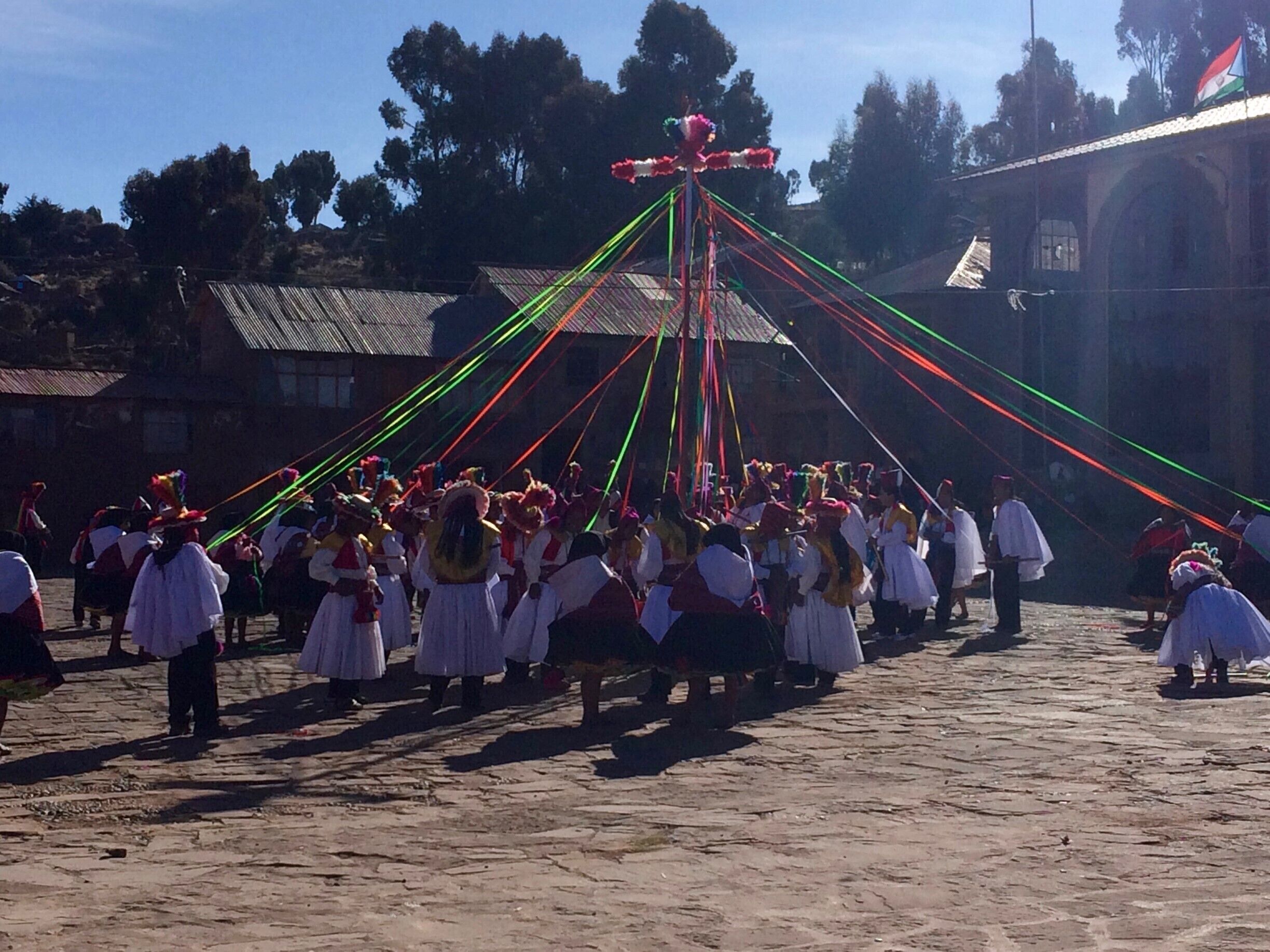 La sociedad taquileña está basada en el trabajo colectivo y en el código moral Inca "Ama sua, ama llulla, ama quella" (no robarás, no mentirás y no serás perezoso). Actualmente su economía se basa en la pesca, la agricultura de la papa en los andenes y el turismo, recibe anualmente 40,000 turistas. Los taquileños son especialmente conocidos por sus tejidos, los que se encuentran dentro de la más fina artesanía no solo en Perú sino en el mundo. "Taquile y su arte téxtil" fueron honrados al ser proclamados "obras maestras del Patrimonio Oral e Inmaterial de la Humanidad” por la UNESCO. Cabe resaltar que el hilado y el tejido es hecho principalmente por hombres, comenzando a la edad de ocho años. Las mujeres hacen exclusivamente de hilados y tejidos.
La vida en Taquile es todavía en gran parte sin cambios por la modernidad del continente. No hay coches y hoteles en la isla solo hay unas pequeñas tiendas que venden los productos básicos. La mayoría de las familias utilizan velas o linternas con baterías o manivelas. 
