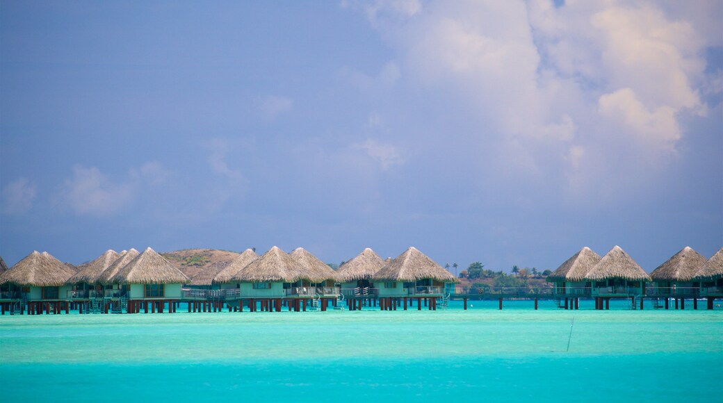 Motu Tape which includes a small town or village, general coastal views and tropical scenes