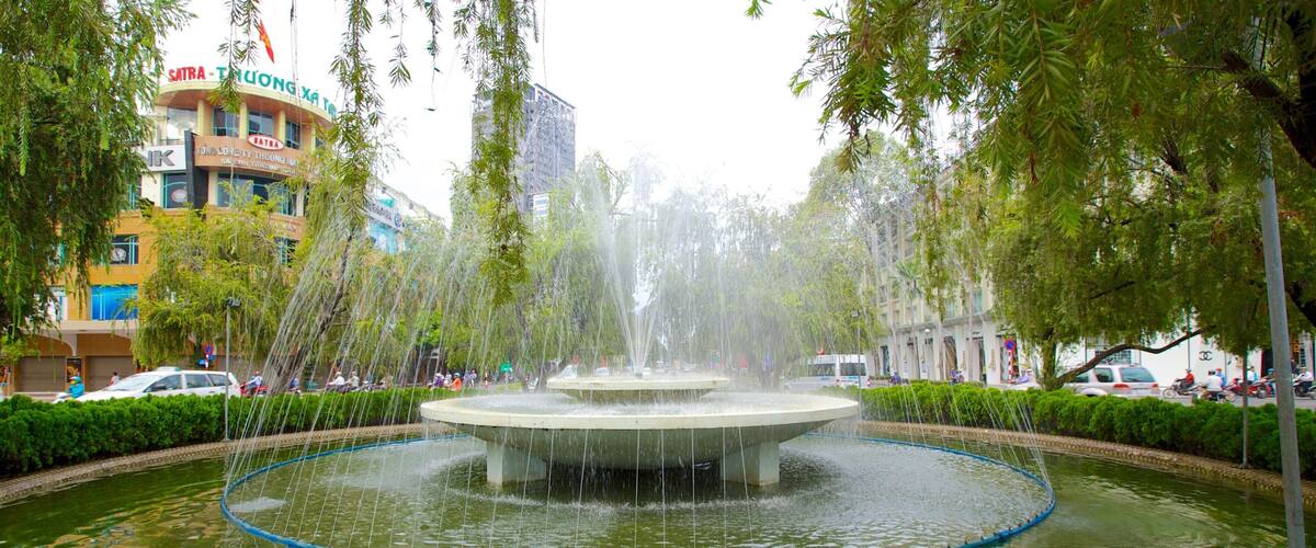 Ho Chi Minh Square which includes a fountain and a garden