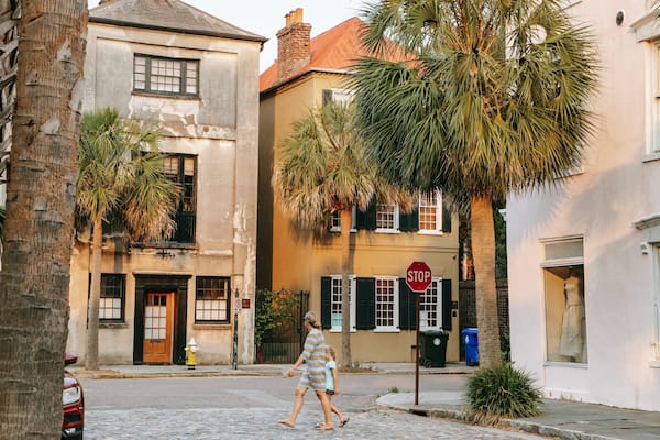 Pink House Gallery featuring street scenes as well as a family