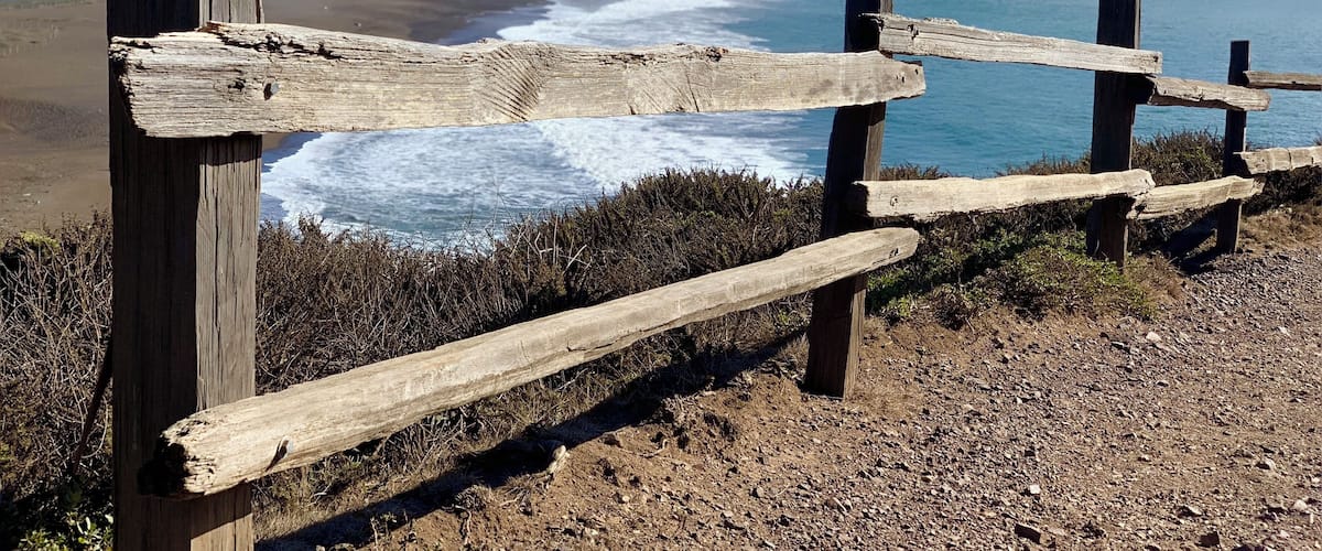 Not that far away from San Francisco- Rodeo Beach provide a gorgeous oceanfront with 360 view of the Marin Headlands , 1053-foot hill up the flank of Mount Tamalpais. A place where you can take a seat and watch the waves without a care in the world...