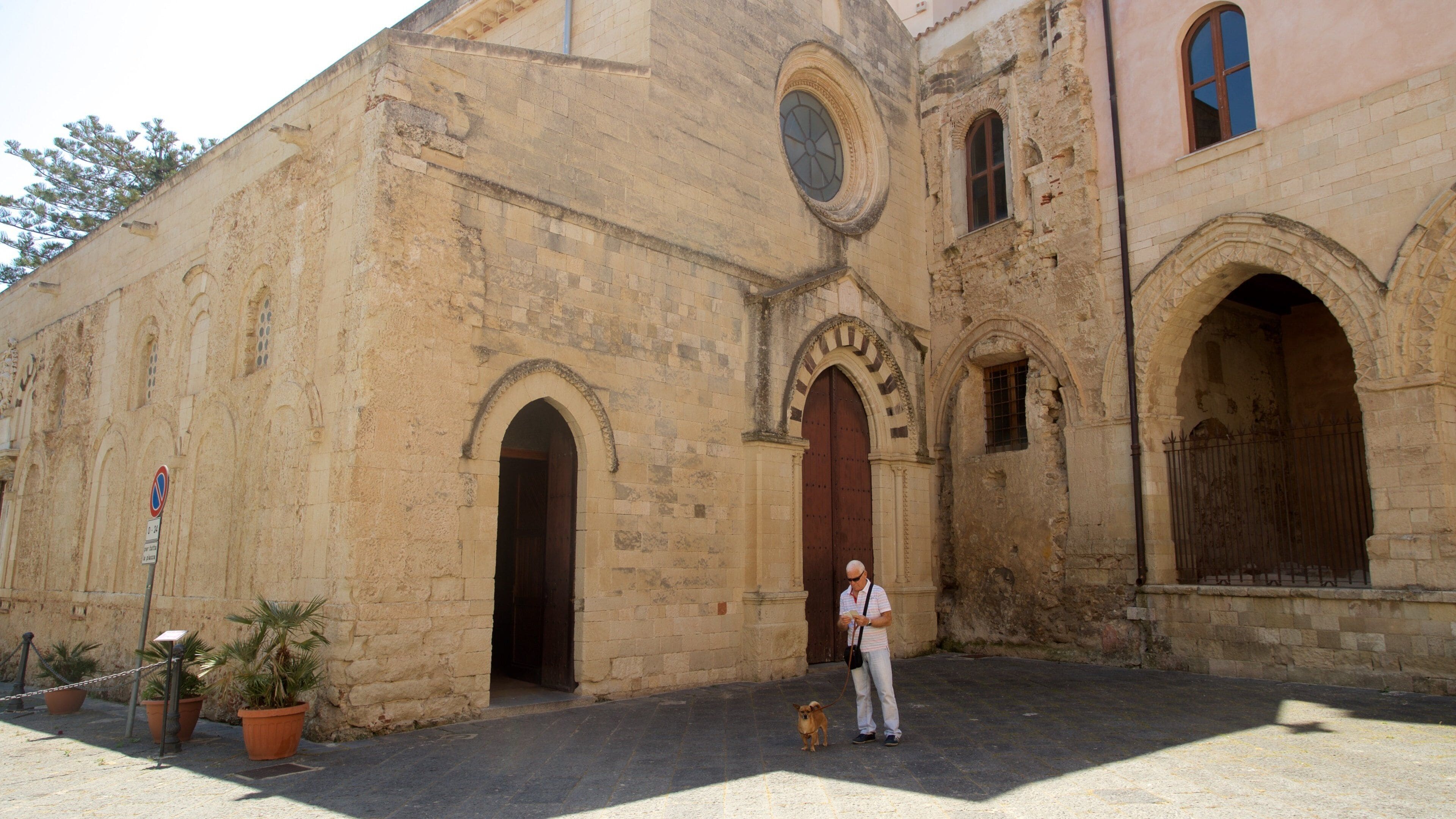 Norman Cathedral featuring heritage elements and a church or cathedral
