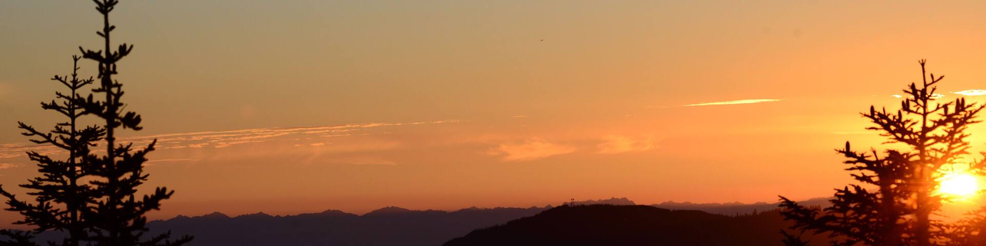 Sunset on Suntop. Only 5 miles from Mt. Rainier. Beautiful Summer Evening.
#washingtonState #sunset #mountains #lookouts #historical