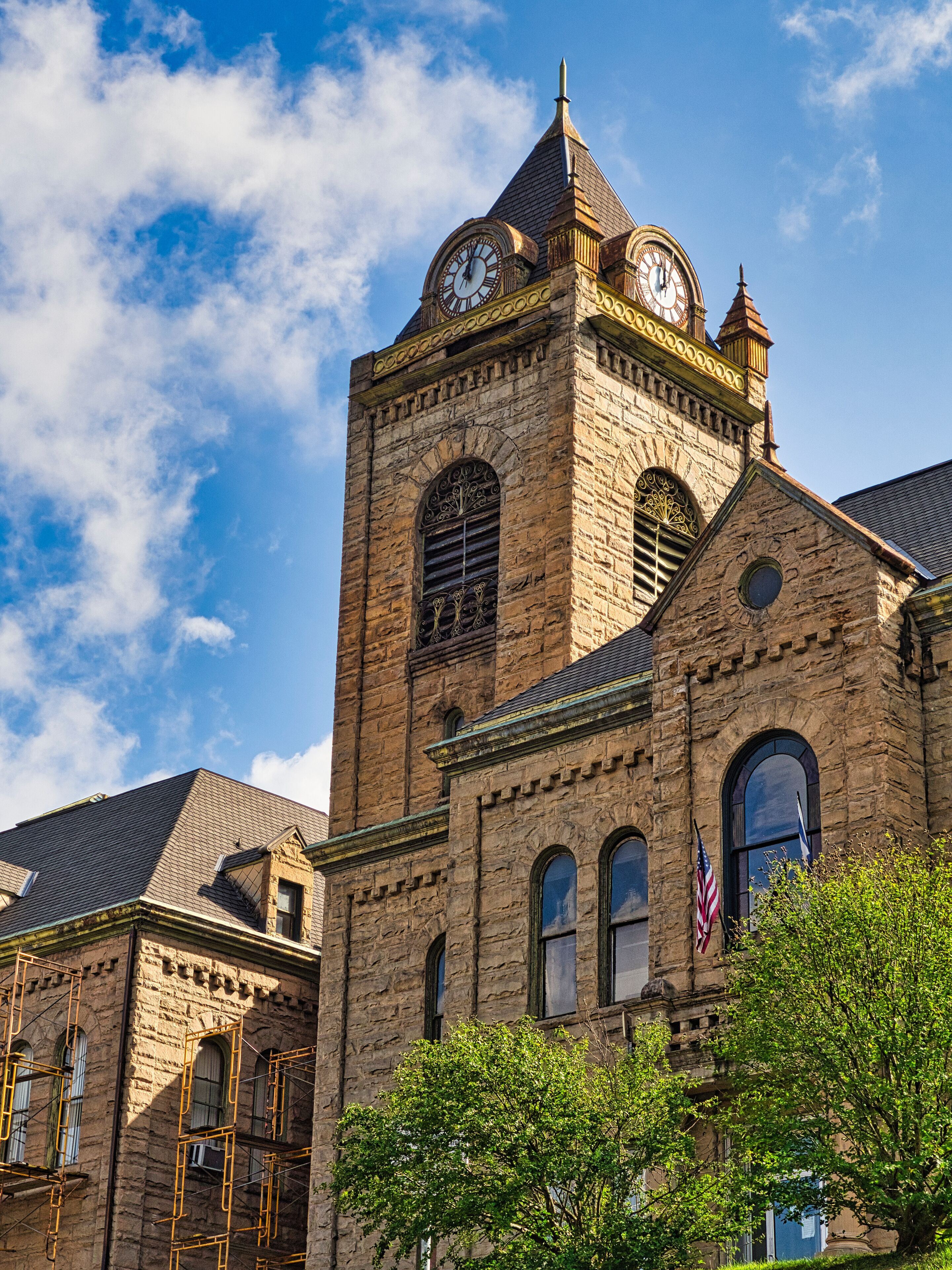 The McDowell County Courthouse in Welch, West Virginia. Detectives from the Baldwin-Felts agency assassinated Matewan Police Chief Sid Hatfield on the courthouse steps.