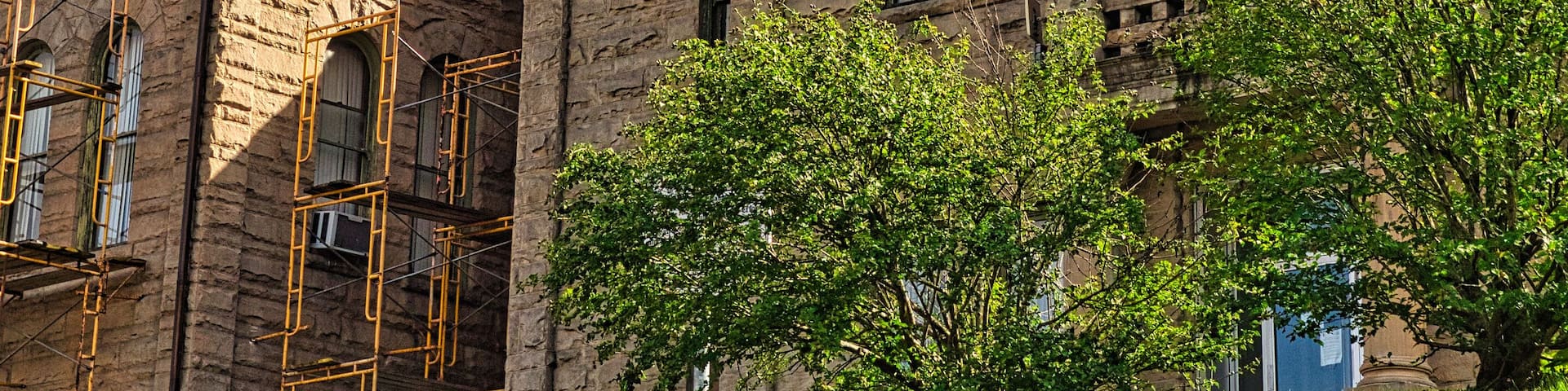 The McDowell County Courthouse in Welch, West Virginia. Detectives from the Baldwin-Felts agency assassinated Matewan Police Chief Sid Hatfield on the courthouse steps.