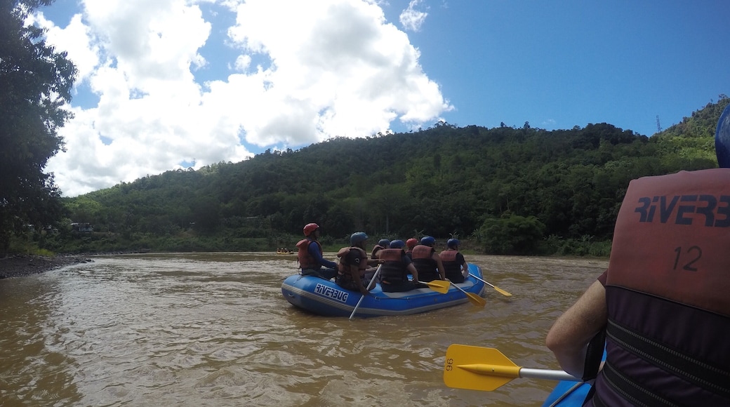 Bus, train and raft. From Kota it’s a bus, followed by the ‘jungle train’ to reach Pangi Station and the start of 9km of white water rafting.