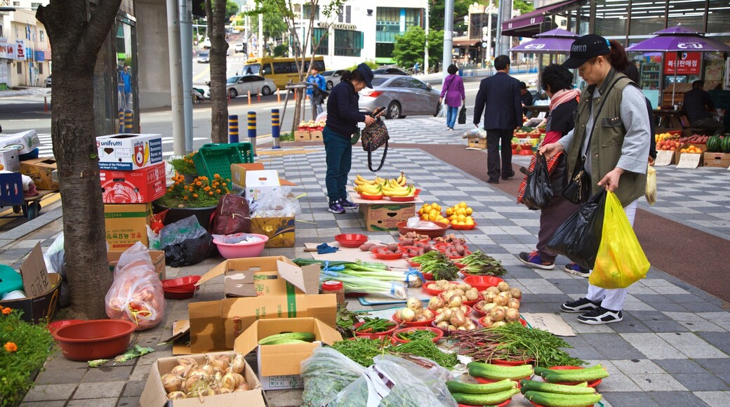 Hwamyeong showing food, markets and street scenes