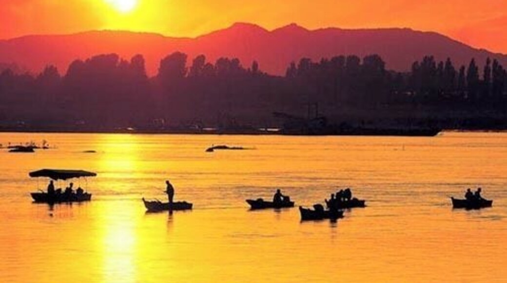 Sunset in Paldang in Namyang-ju, Gyeonggi Province
