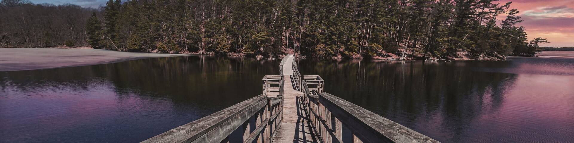 Stunning sunsets and landscapes in Ontario's natural provincial park system. Calm and peaceful lakes with attractive atmosphere and relaxation.