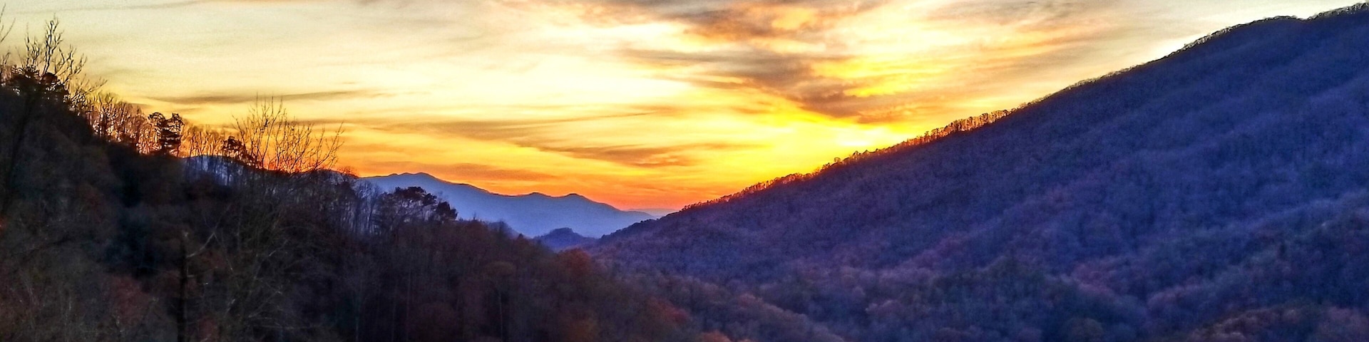 Beautiful sunset from our cabin to celebrate our 35th Anniversary. Life is good!!
#nature