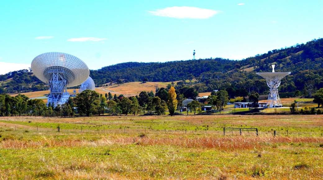 This is part of NASA’s Deep Space Network and is one of only 3 tracking facilities in the world responsible for providing vital two way radio contact – pretty cool aye.
Located on Discovery Drive, Tidbinbilla about 35kms southwest of the city, it’s open every day (except for Christmas day) from 9am to 5pm.
It’s a great little drive and when you are just under 1km away, you will be able to get your first glimpse of the giant 70 metre wide communication ‘dish’ known as Deep Space Station 43.
Once at the Visitor Centre, there are lots of exhibits on show.