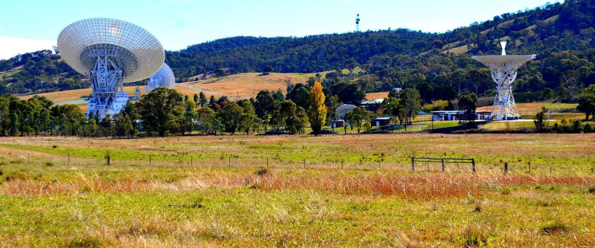 This is part of NASA’s Deep Space Network and is one of only 3 tracking facilities in the world responsible for providing vital two way radio contact – pretty cool aye.
Located on Discovery Drive, Tidbinbilla about 35kms southwest of the city, it’s open every day (except for Christmas day) from 9am to 5pm.
It’s a great little drive and when you are just under 1km away, you will be able to get your first glimpse of the giant 70 metre wide communication ‘dish’ known as Deep Space Station 43.
Once at the Visitor Centre, there are lots of exhibits on show.