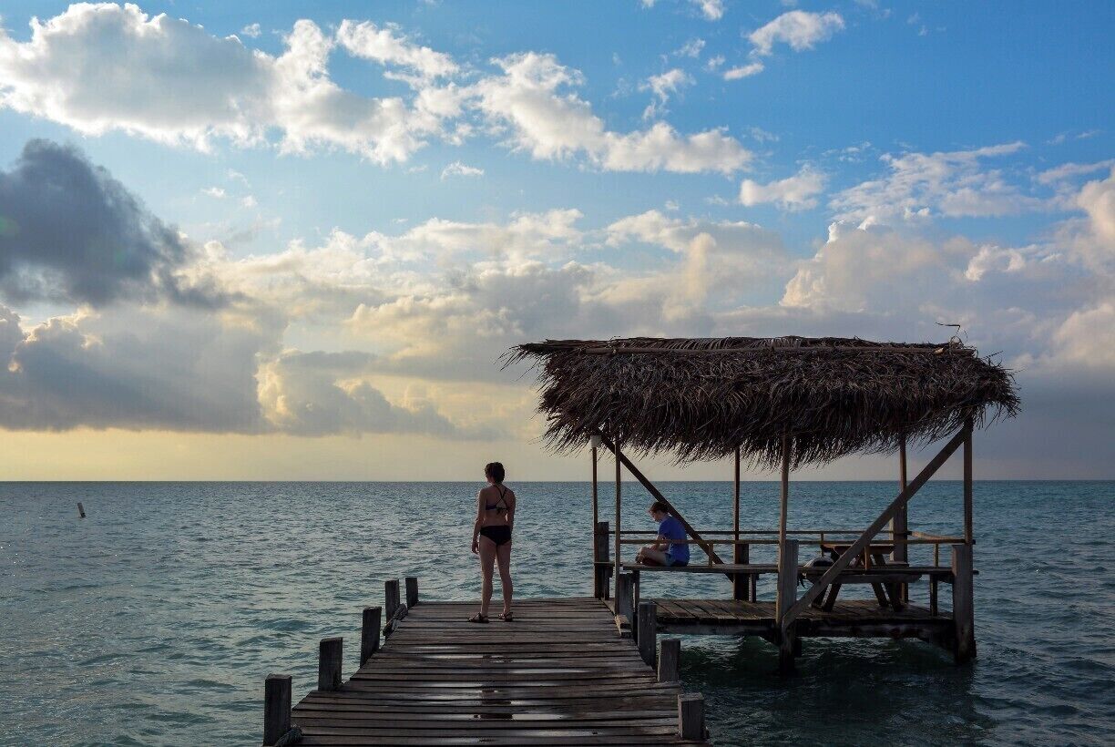 Glover's Reef Research Station, Belize - Glover's Reef is one of four atolls in the Americas; all four sit off the barrier reef along the Caribbean coast of Belize and the Mexican Yucatan. Glover's Reef is 25 mi. beyond the barrier reef and is a renowned, but remote, spot for diving and snorkeling. The islands of the atoll have a couple of low-key dive resorts and a research station run by the Wildlife Conservation Society.