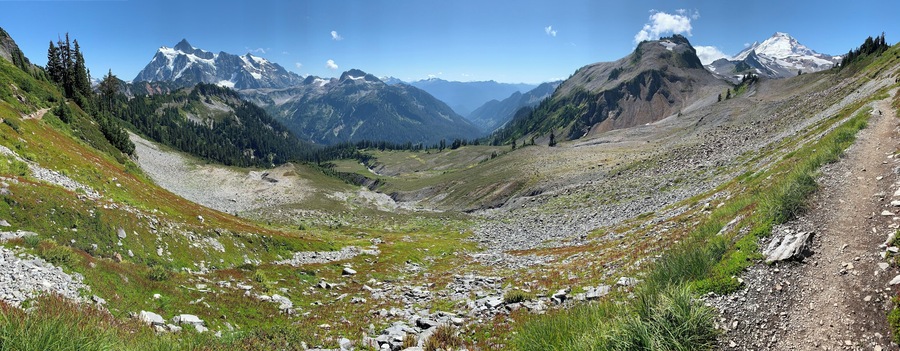 Panoramic view of Mt. Shuksan and Mt. Baker along the Chain Lakes loop trail.