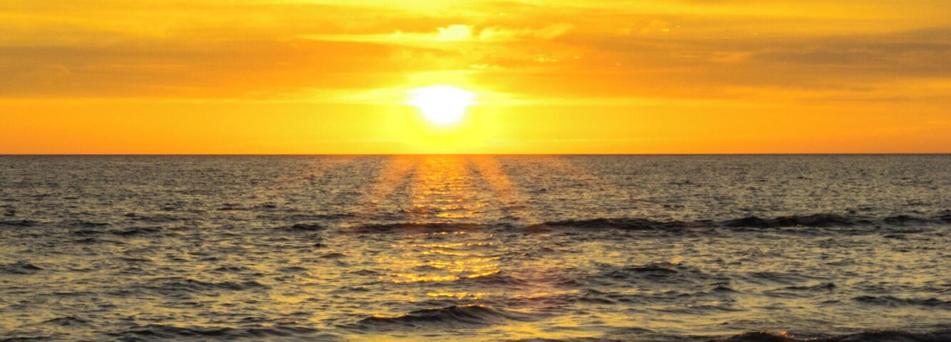 Summer sunset at Sauble Beach
#Golden